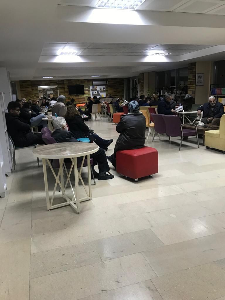 Elazığ'daki deprem sonrası Gençlik ve Spor Bakanlığı seferber oldu - Resim: 1