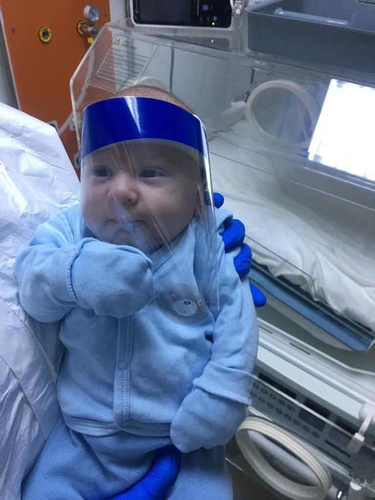 Koronayı yenen 17 günlük bebek ile anne ve babası alkışlarla taburcu edildi - Resim: 2