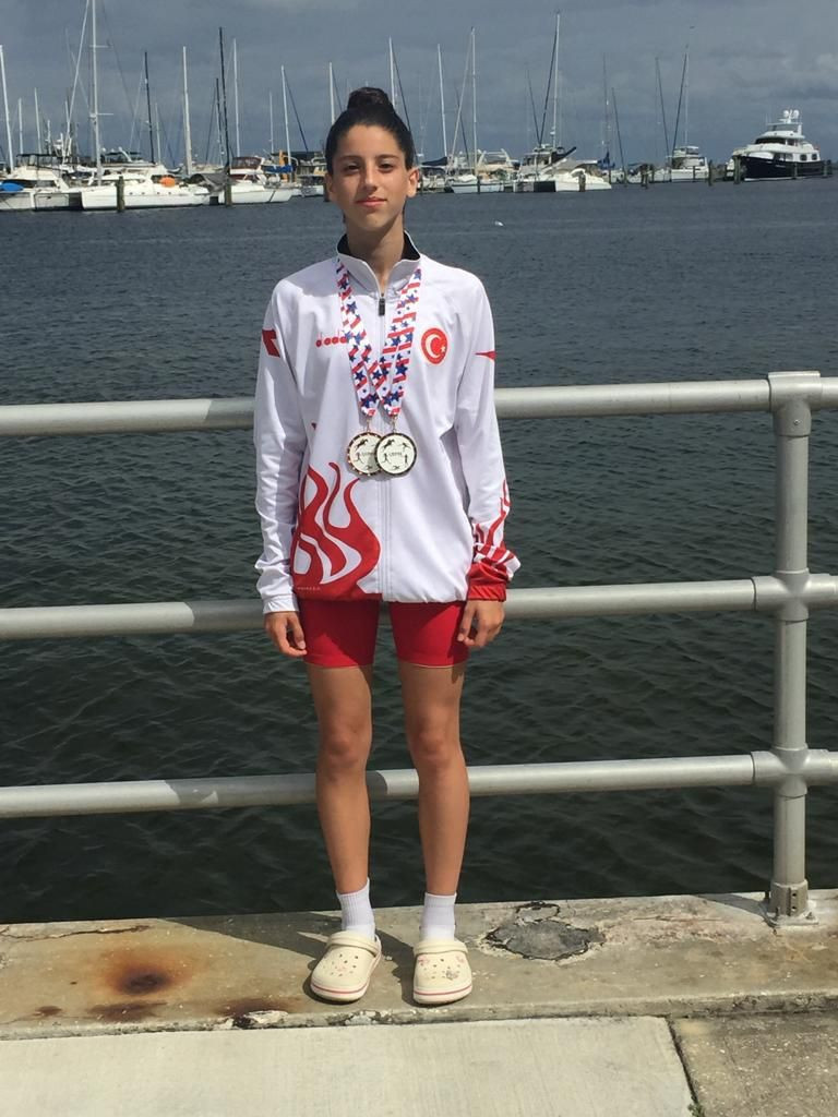 Cumhurbaşkanı Erdoğan'a 18 yıl sonra büyük sürpriz! Selen Gülel kimdir anne ve babası - Resim: 4