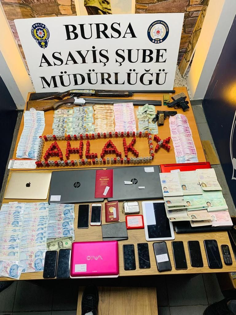 Bursa'da fuhuş operasyonunda katalog ele geçirildi rezil ayrıntılar - Resim: 1