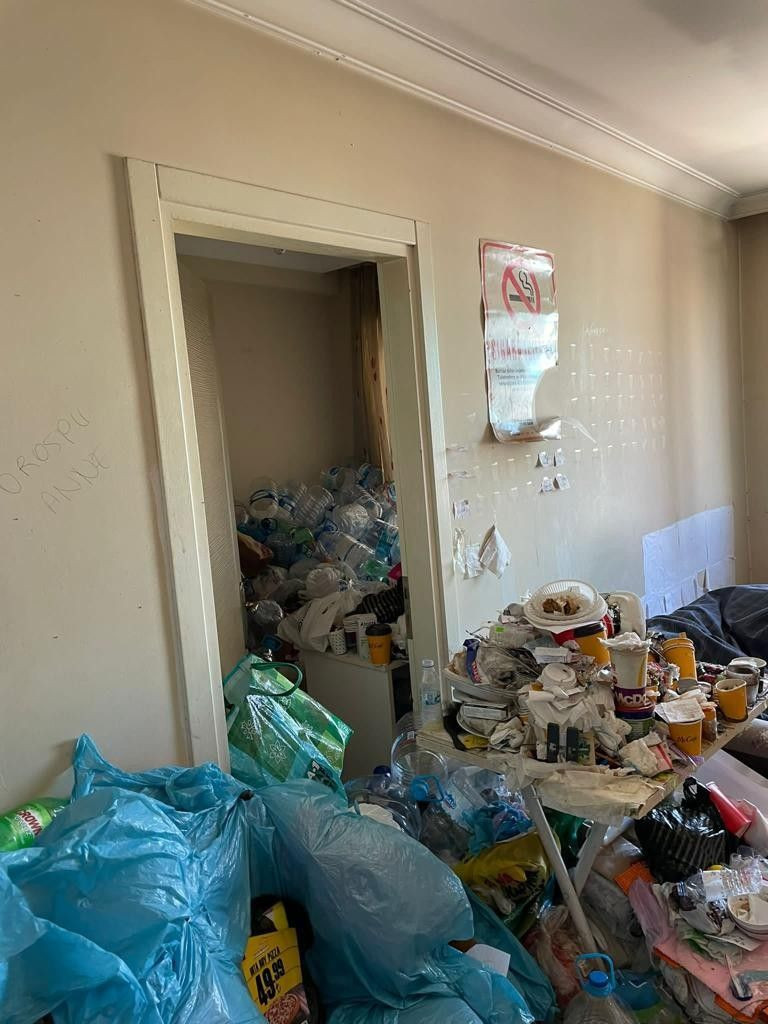 Bursa çöp ev olayı! Kapıyı açtıklarında Cem Muhammed bunu söylemiş işçiler şoke olmuş - Resim: 2