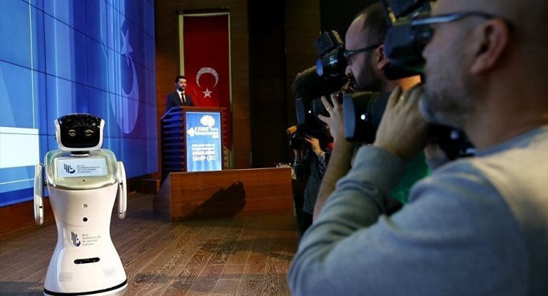 Patavatsız robotun sahibi konuştu - Resim: 3