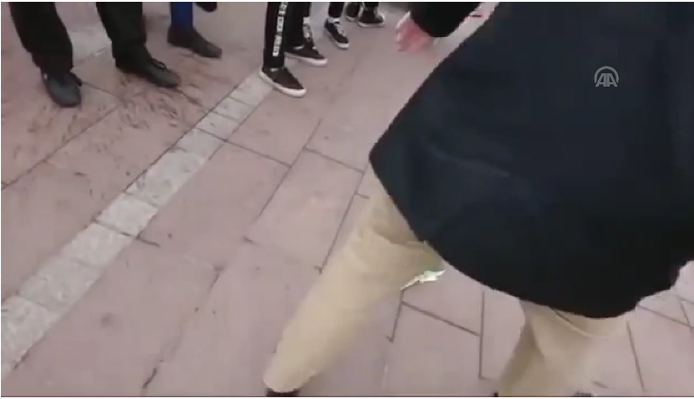 Finlandiya'da skandal olay! Kur'anı-ı Kerim'i yırtmaya kalkışınca... - Resim: 4