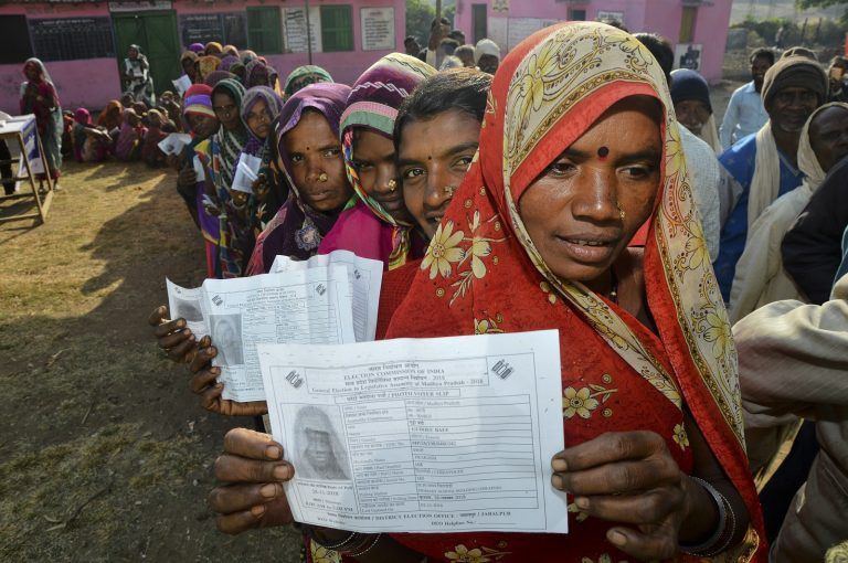 1.3 milyar nüfusu olan Hindistan'da seçimler 39 gün sürecek - Resim: 4