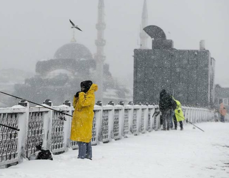 İstanbul'a kar yağışı uyarısı! Vali 'trafiğe çıkmayın' deyip yasağı duyurdu: İzin verilmeyecek - Resim: 3