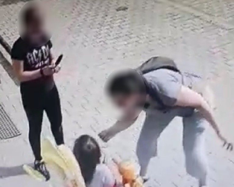 Bursa'da 3 yaşındaki minik kıza ilaç dayağı! - Resim: 1