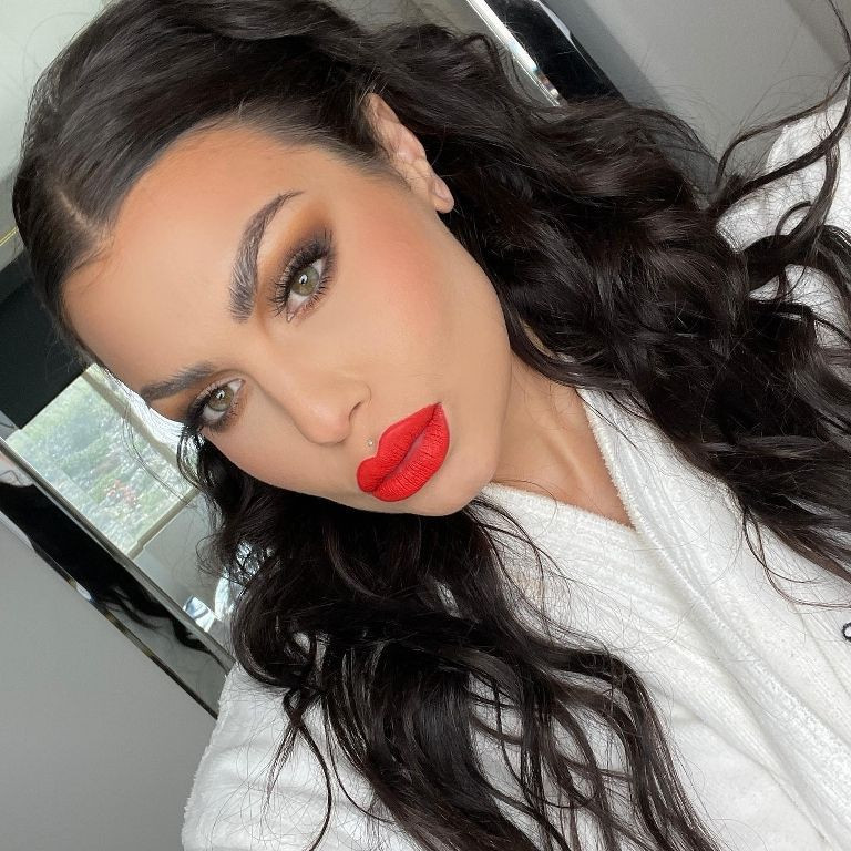 Youtuber Bailey Sarian makyaj yaparken anlattıklarıyla kan donduruyor - Resim: 1