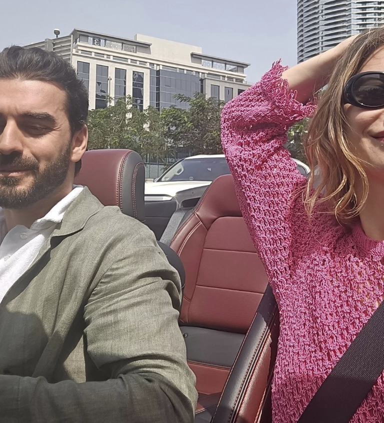 Tuba Ünsal ile 10 yaş küçük sevgilisi Emir Ulusoy el ele görüntülendi... - Resim: 4