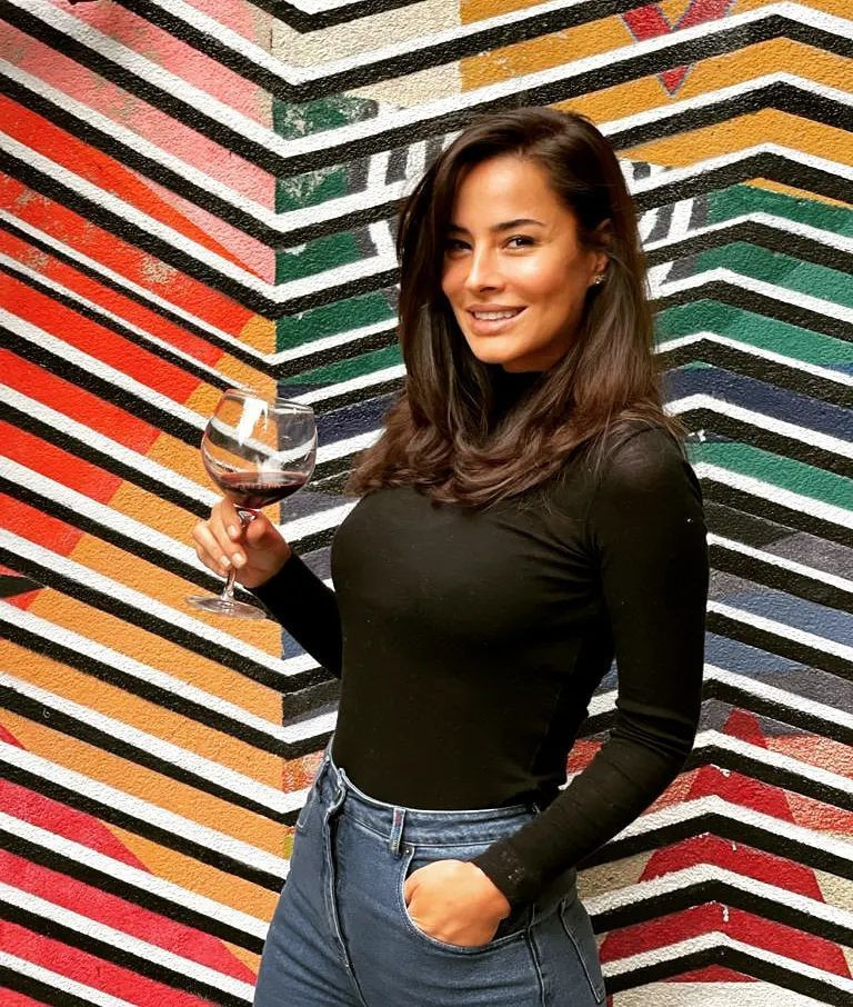 Yeni işini duyan inanamadı! Payitaht Abdülhamid ve Kınalı Kar yıldızı Özlem Conker oyunculuğu bıraktı - Resim: 1