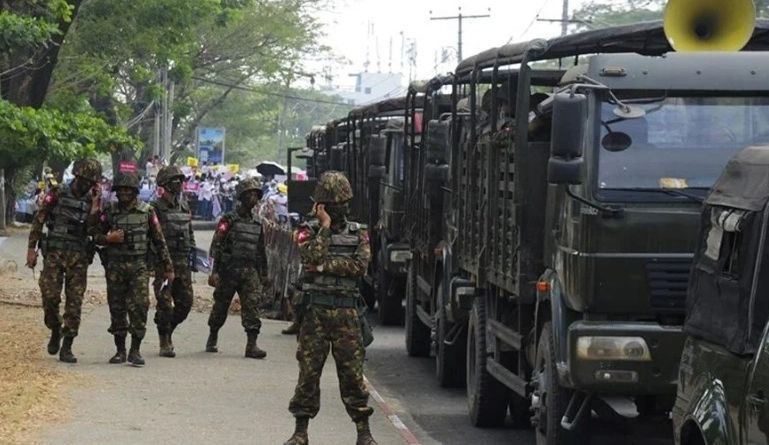 Myanmar'da kadın ve erkeklere en az 2 yıl zorunlu askerlik! - Resim: 1