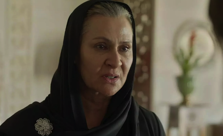 Uzak Şehir'in Sadakat'i Gonca Cilasun pozlarıyla herkesi dumura uğrattı! Derin dekoltesi 'yok artık' dedirtti! - Resim: 1