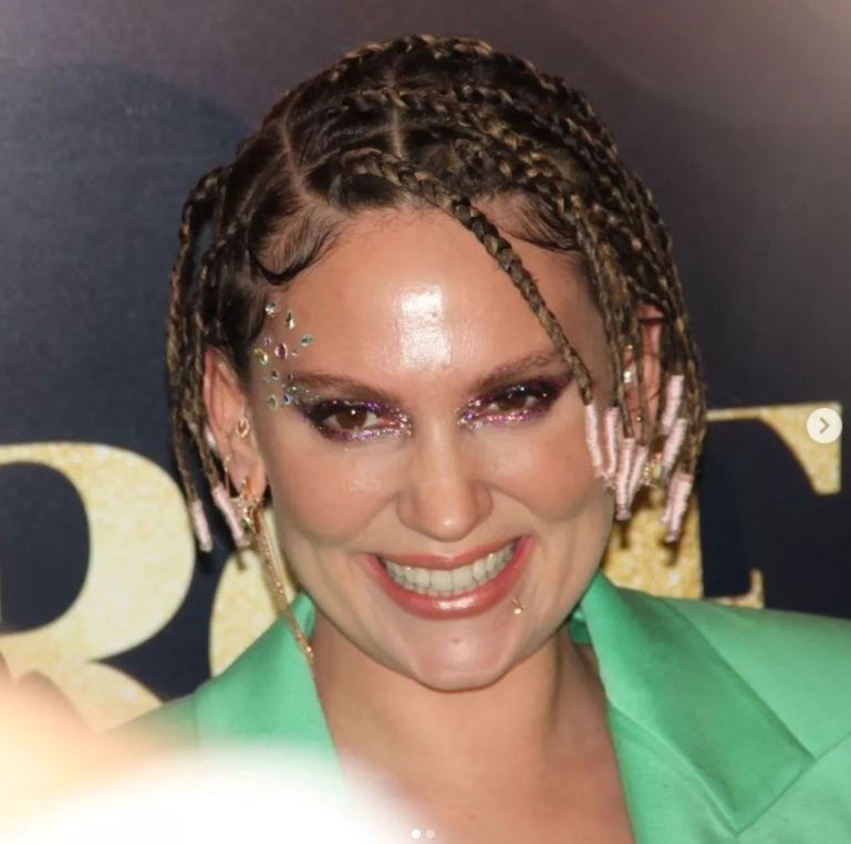 Farah Zeynep Abdullah'tan Bergen galasındaki yeşil takımını beğenmeyenlere cevap - Resim: 1