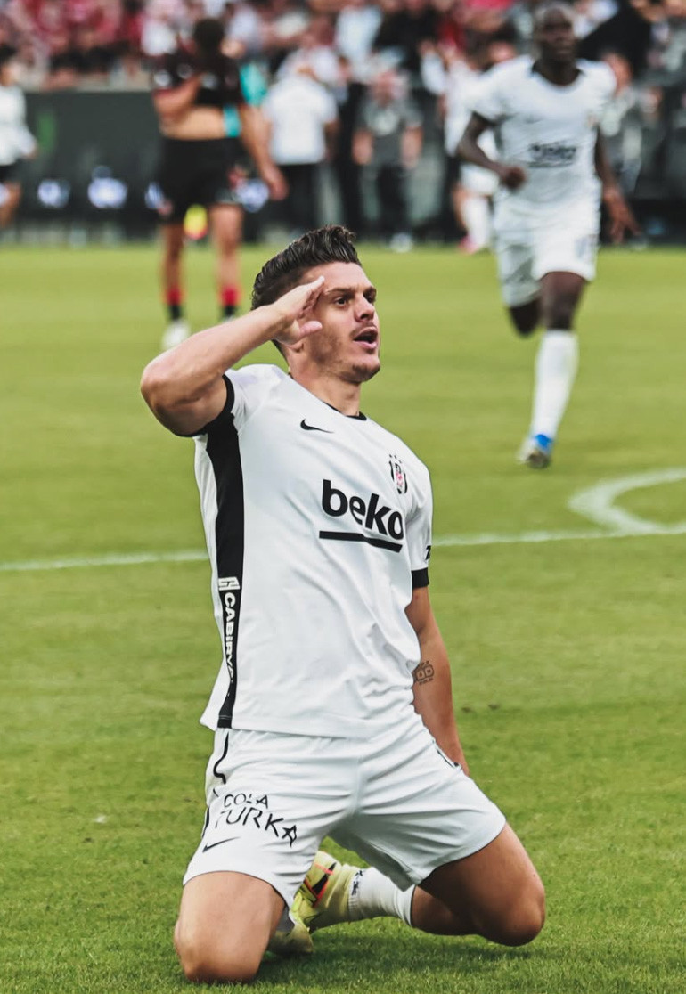 Beşiktaş'ta şok karar! 5 milyon euroluk yıldızın bileti kesildi: Takım bulamazsa... - Resim: 5