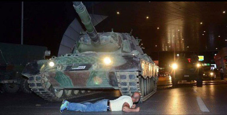 15 Temmuz'da tankın önüne yatmıştı Kılıçdaroğlu'na sert tepki - Resim: 3