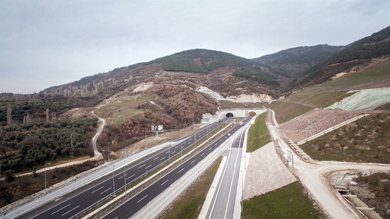 İstanbul ile İzmir arası ulaşımı 9 saatten 3.5 saate iniyor! - Resim: 4