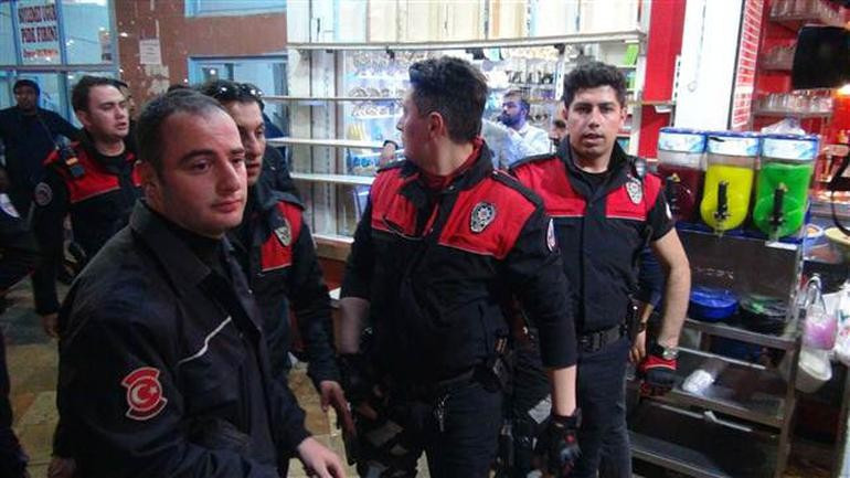 Polise kafa atan kişi linç edilmek istendi - Resim: 2