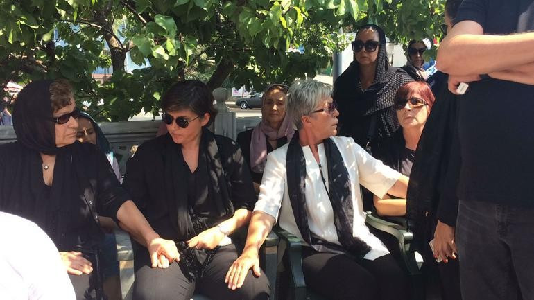 Vatan Şaşmaz son yolculuğuna uğurlanıyor cenazesinden görüntüler - Resim: 3