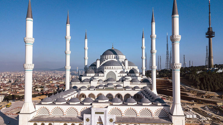 İmam hutbeye asansörle çıkacak! 100 milyon dolara bitti - Resim: 4