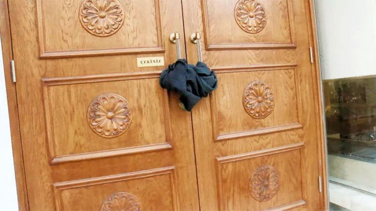 Bebekte iskelesi çöken restoranın arkasında kim var? 3 kez mühürlenmiş ama açıklaması tuhaf - Resim: 4