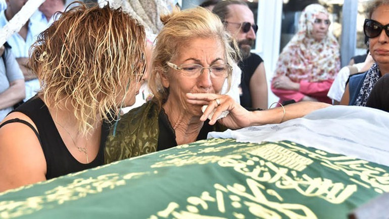 Naşide Göktürk son yolculuğuna uğurlandı - Resim: 4