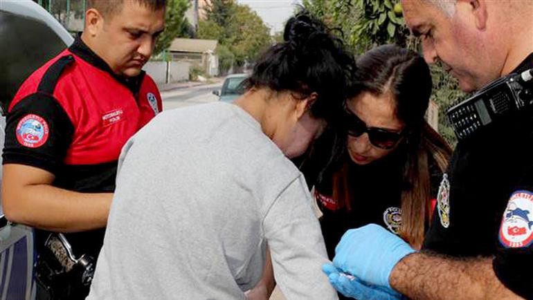 Bunu da gördük! Saçından çıkanlar şaşkına çevirdi - Resim: 3