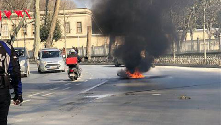 Dolmabahçe Sarayı önünde hareketli dakikalar - Resim: 2