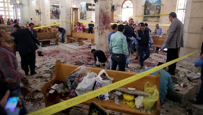 Mısır'da kilisede patlama olay yerinden ilk görüntüler - Resim: 2