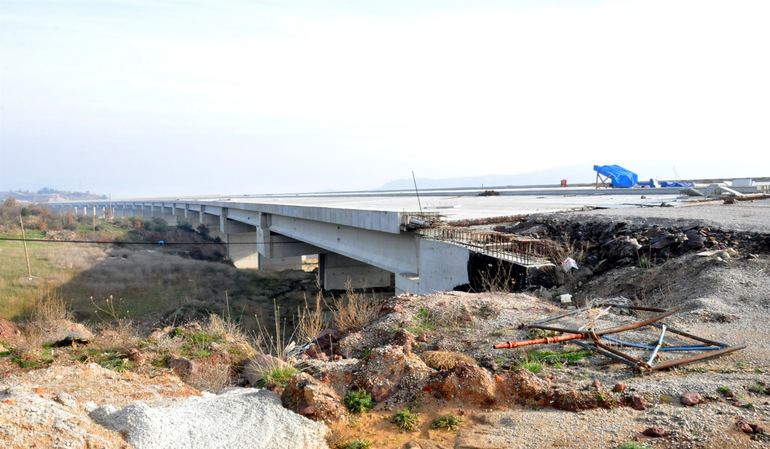 İstanbul ile İzmir arası ulaşımı 9 saatten 3.5 saate iniyor! - Resim: 1
