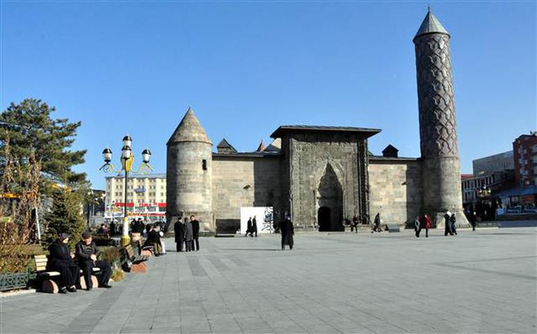 Erzurum'da şaşırtan hava durumu - Resim: 3