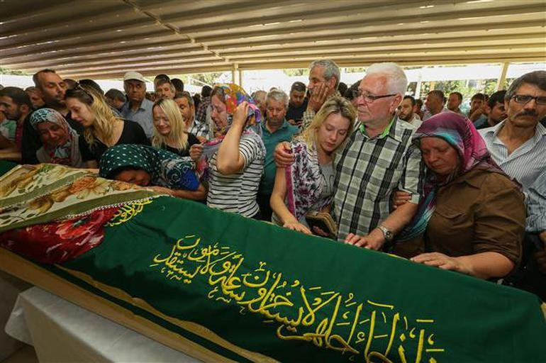 Muğla'daki faciada canlar yandı cenazede feryatlar yürek dağladı! - Resim: 2