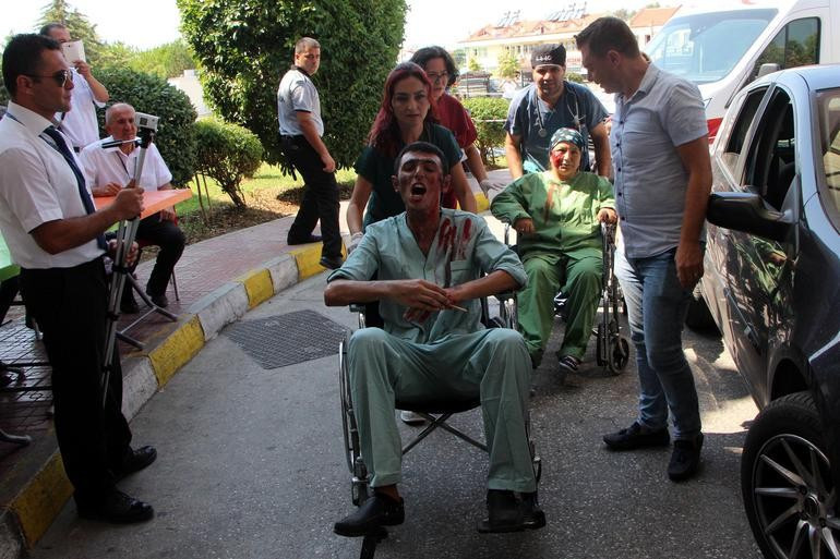 Patlama tatbikatı dehşet içinde bıraktı - Resim: 2