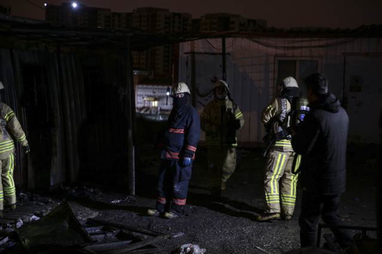 Beylikdüzü'nde yangın faciası! Feci şekilde can verdiler - Resim: 2