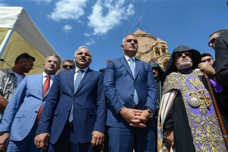 Akdamar Adası'nda 3 yıl aradan sonra ayin! Bakan Ersoy'dan sıcak mesajlar - Resim: 2