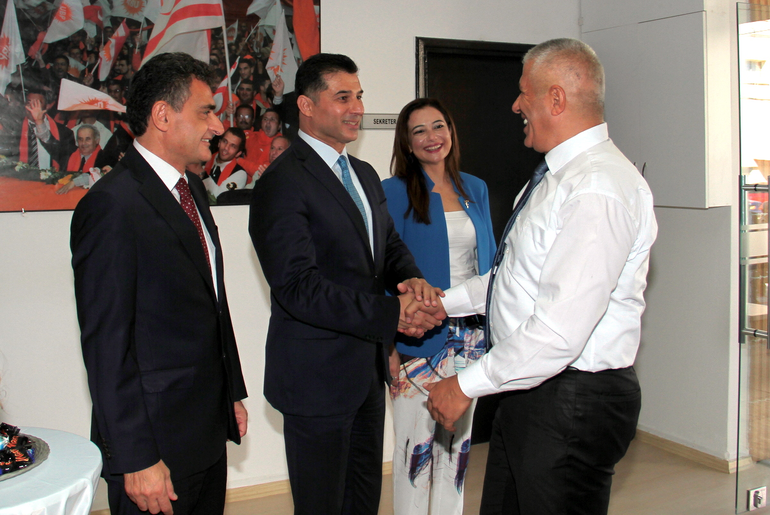 Başbakan'ın 34 beden sevgilisi ortalığı karıştırdı - Resim: 3