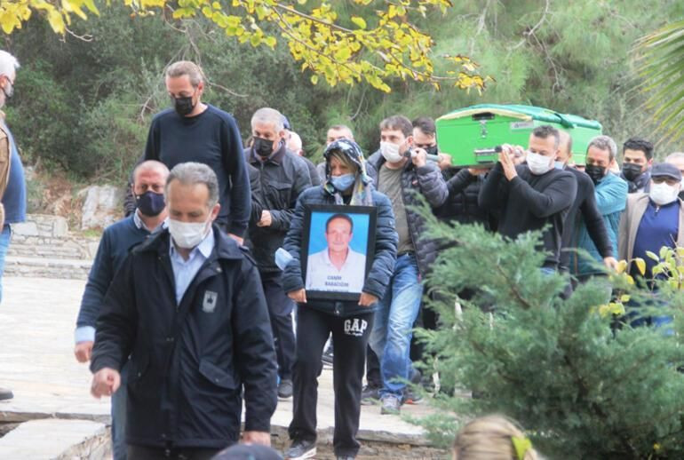 Önce oğlu şimdi de... Ebru Şallı babasını son yolculuğuna uğurladı! - Resim: 2