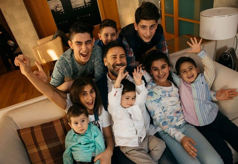 İzzet Yıldızhan'ı David Beckham benzetmesi çok güldürdü oğullarıyla paylaştı - Resim: 4