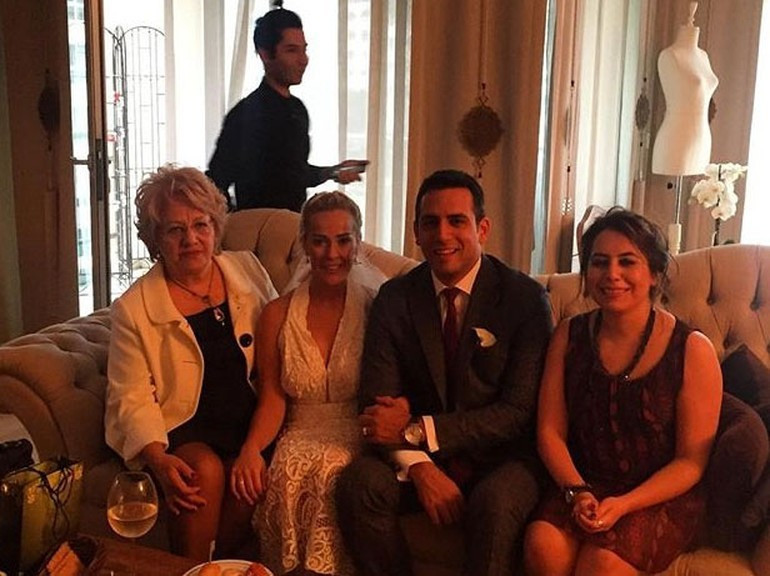 Taze gelin Helin Avşar'dan kayınvalideye servis - Resim: 4