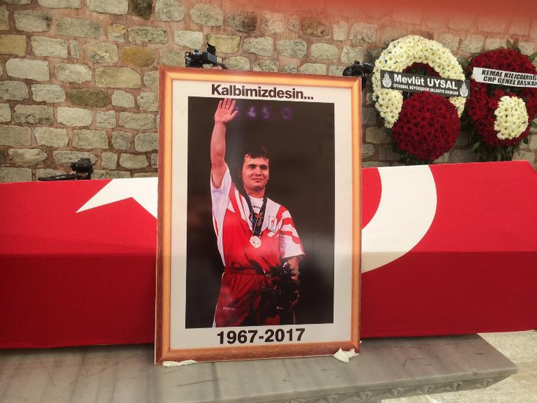 Naim Süleymanoğlu'nun annesi yürek yaktı! - Resim: 3