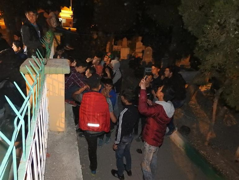 'Mezarlıktaki gizemli kız' için fotokapan - Resim: 2