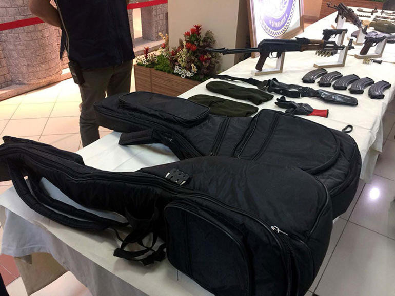 Saz kılıfı ve gitar kutusundan bakın ne çıktı? Büyük şok - Resim: 1