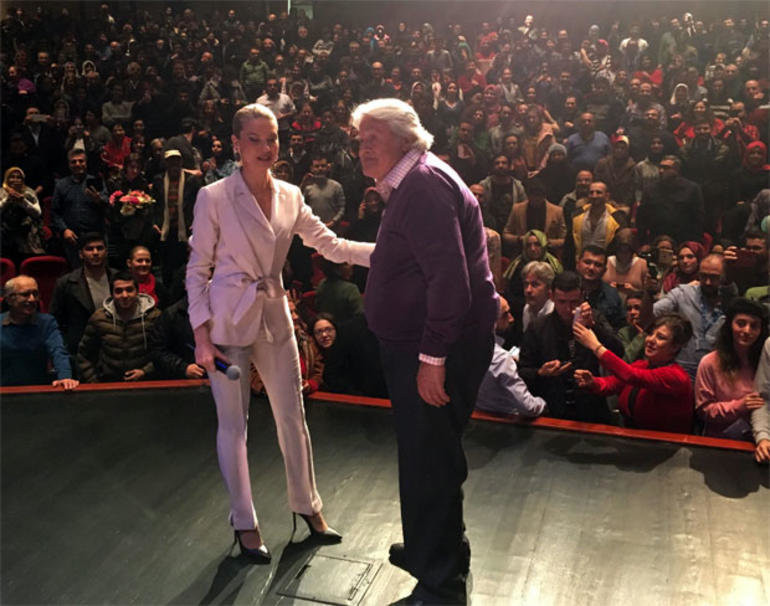 Cüneyt Arkın "Onların çoğu darülacezede, yaşlılar yurdunda öldü" - Resim: 1