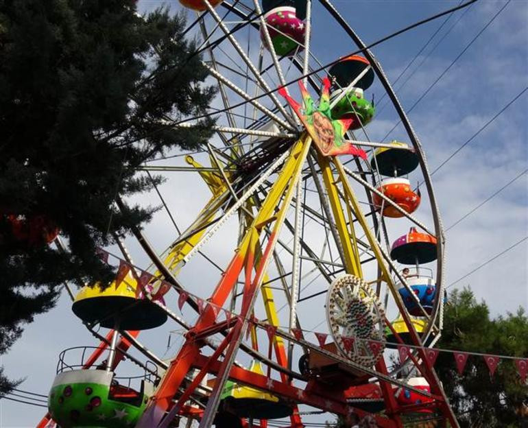 'Cono'lar lunaparkta dehşet saçtı! Yaralılar var - Resim: 2
