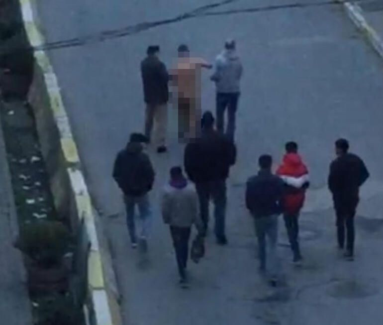 İstanbul'da şok görüntü! Çırılçıplak soyup sokaklarda gezdirdi! - Resim: 4