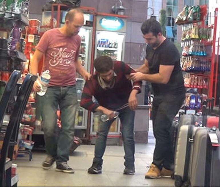 İstanbul'un göbeğinde gençlerin ibretlik halleri  - Resim: 2