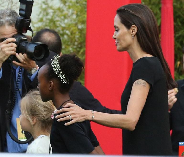 Angelina Jolie bu günlerde çok mutlu - Resim: 4