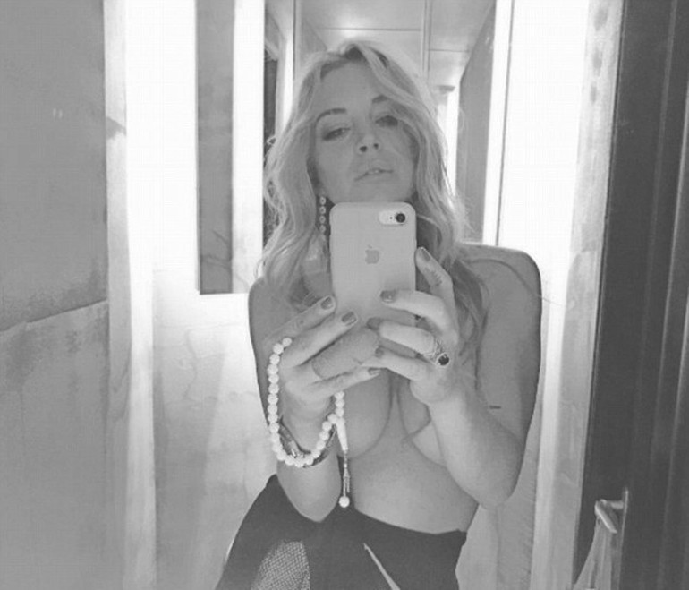 Lindsay Lohan bu sefer çıplak - Resim: 2
