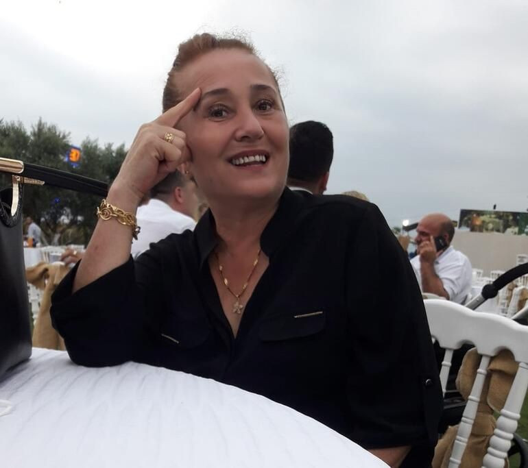 Nagihan Karadere'nin acı günü! Ablası Hülya Karadere'yi kaybetti! - Resim: 1