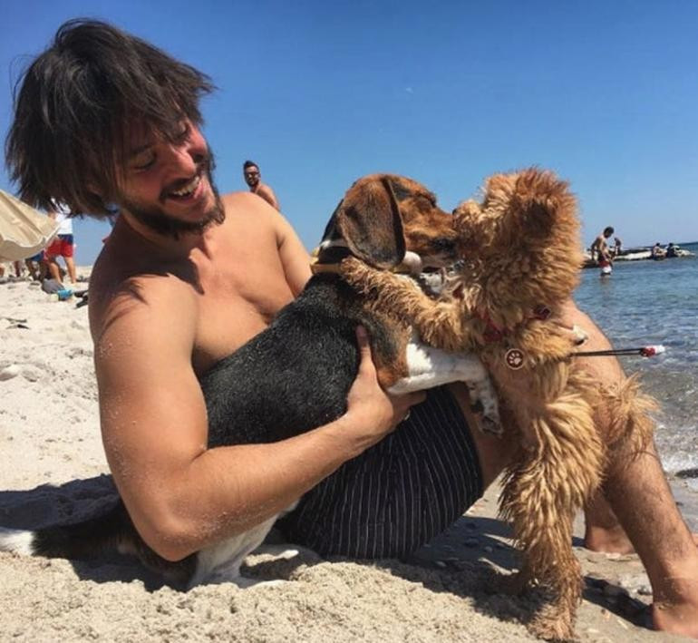 Pelin Akil ve Anıl Altan dudak dudağa tatil - Resim: 2