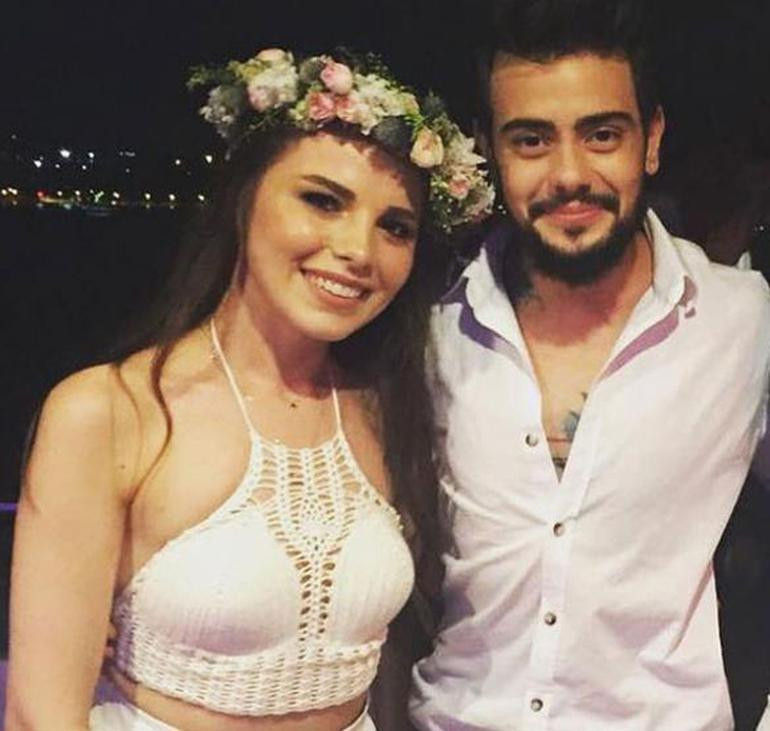 Rüzgar Erkoçlar'ın düğününden ilk fotoğraflar eşinin gelinliği efsane - Resim: 2