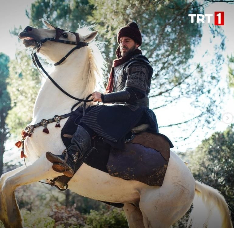 TRT1 Diriliş Ertuğrul dizisine Okan Bayülgen'den olay gönderme: 2 yılıma mal oldu - Resim: 6